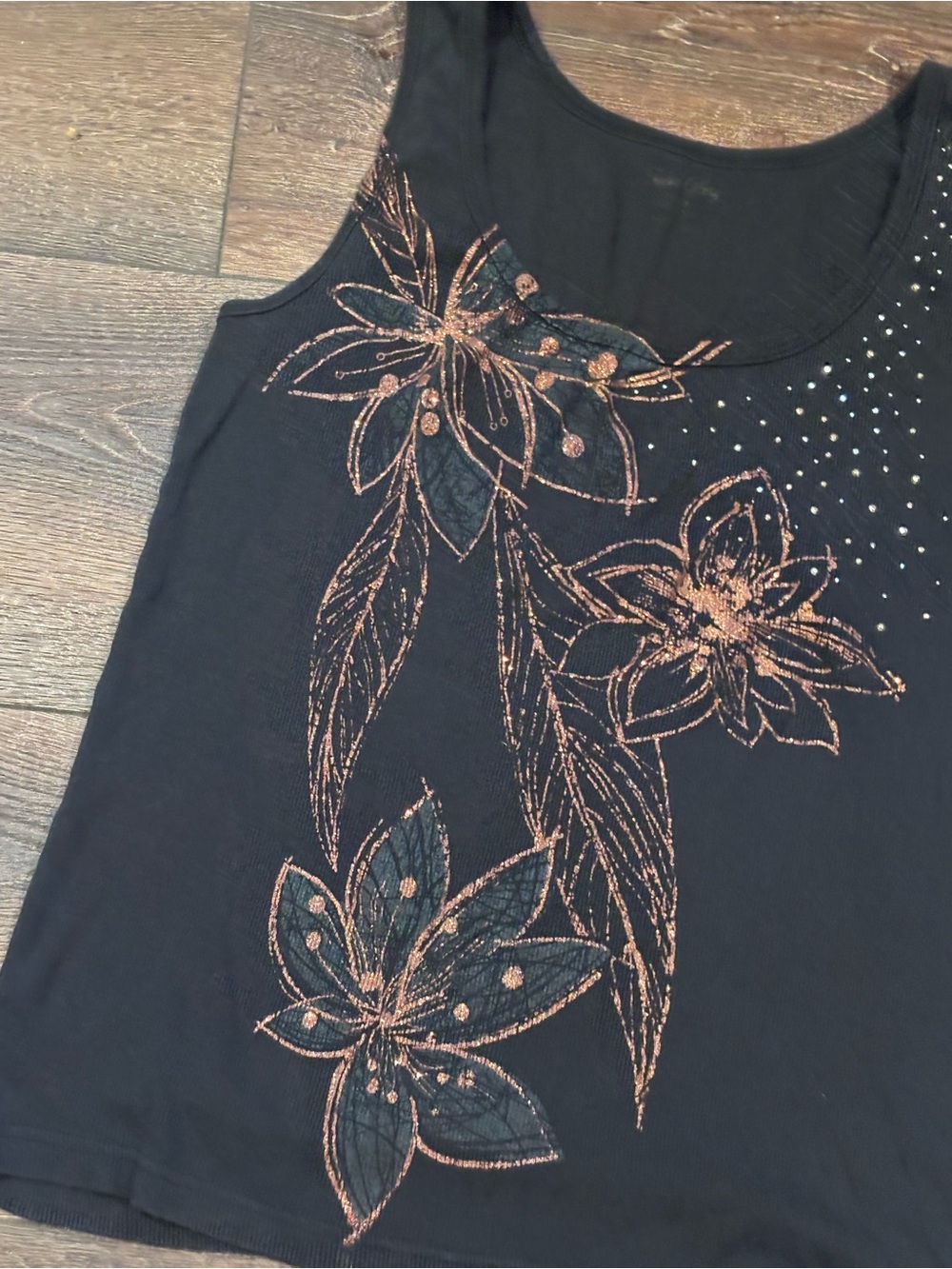 Sleeveless Women’s Y2K / 2000’s Black Floral Embellished Tank Top Size XL - Picture 3 of 5